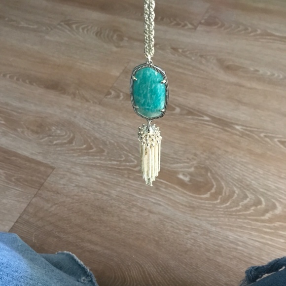 Kendra Scott pendant necklace - Picture 2 of 4